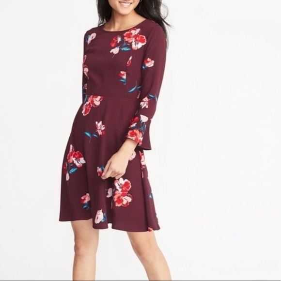 Old Navy Dresses & Skirts - Old Navy Flute Floral Dress Burgundy
Large